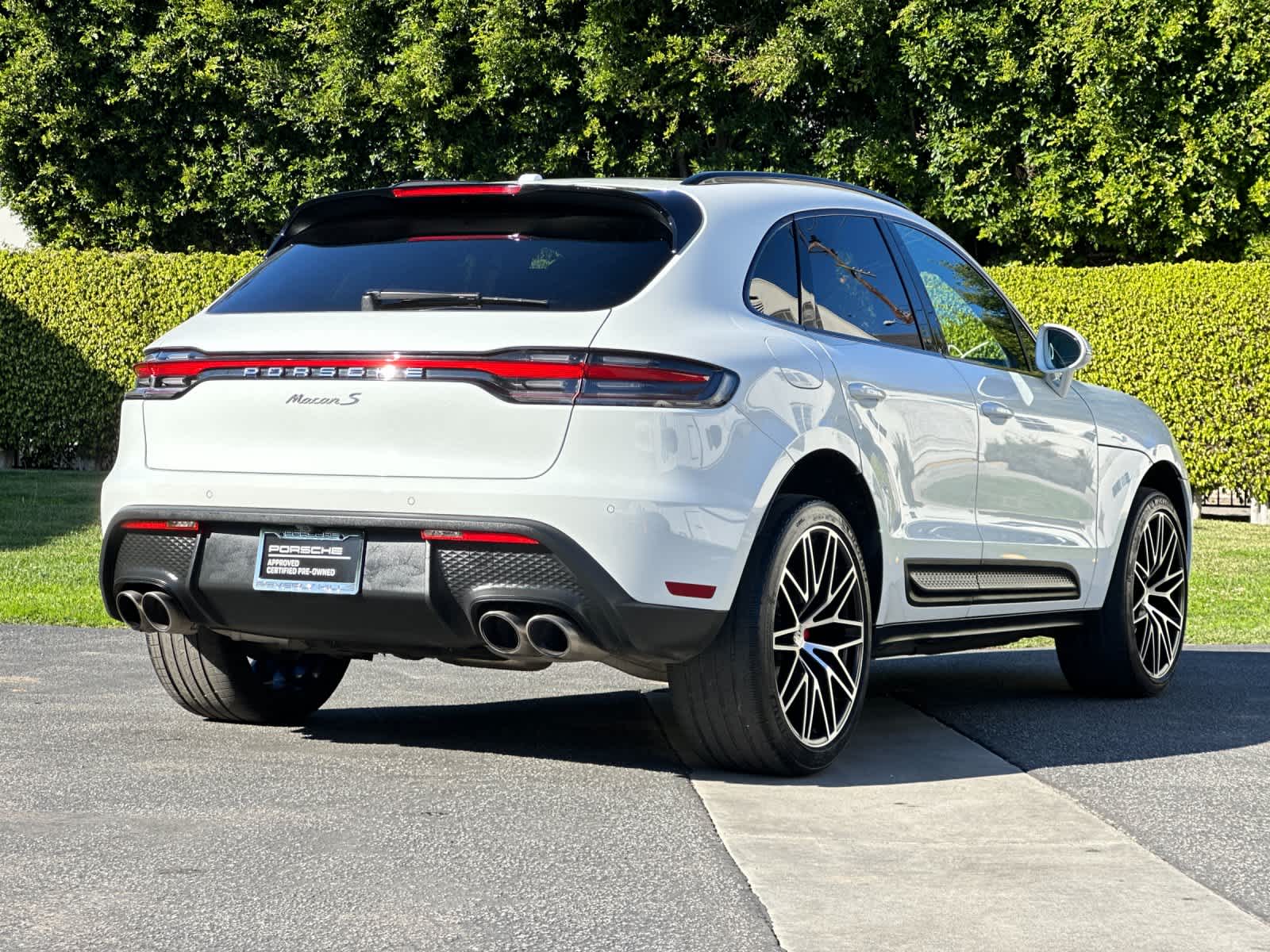 Thumbnail: 2023 Porsche Macan - 8