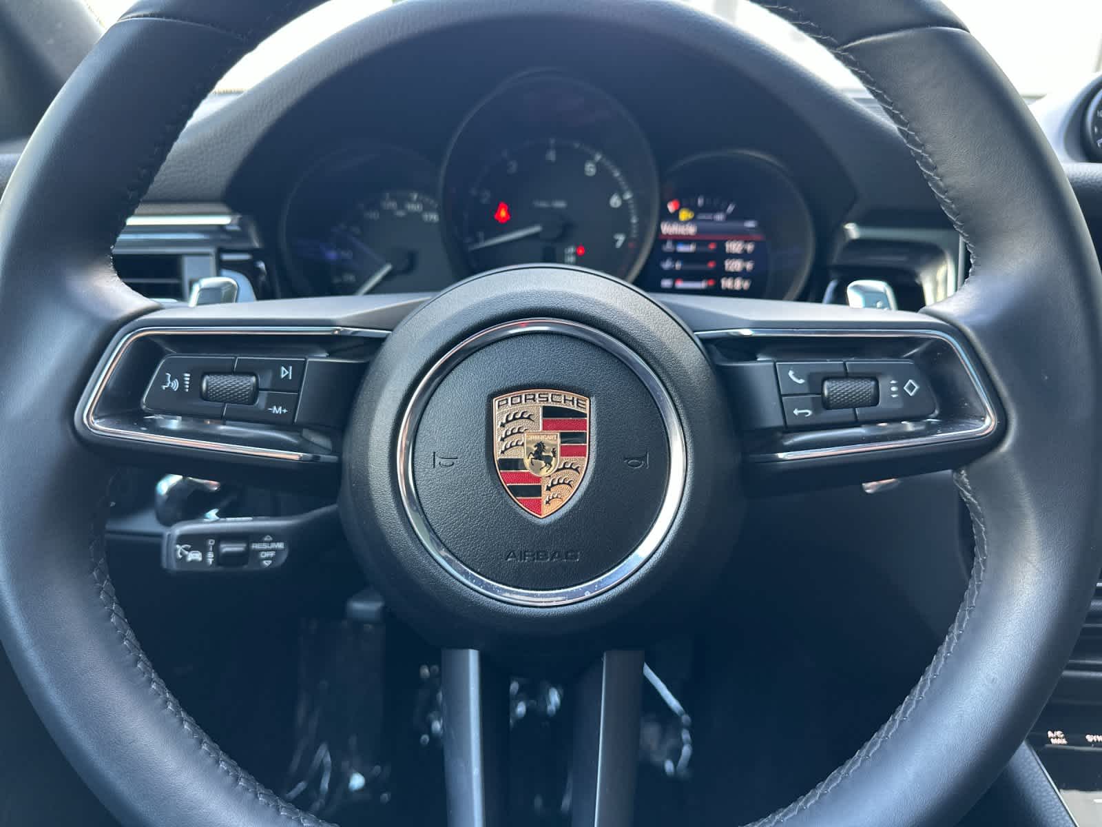 Thumbnail: 2025 Porsche Macan - 25