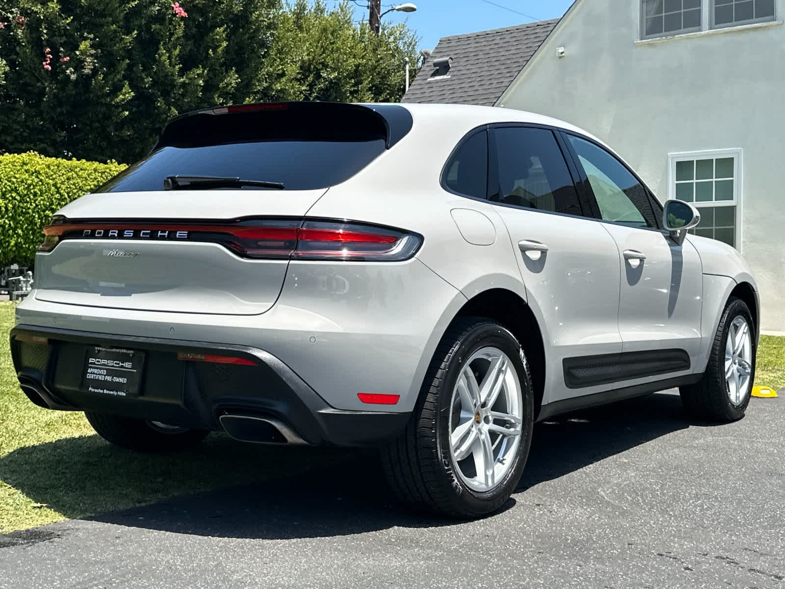 Thumbnail: 2025 Porsche Macan - 8