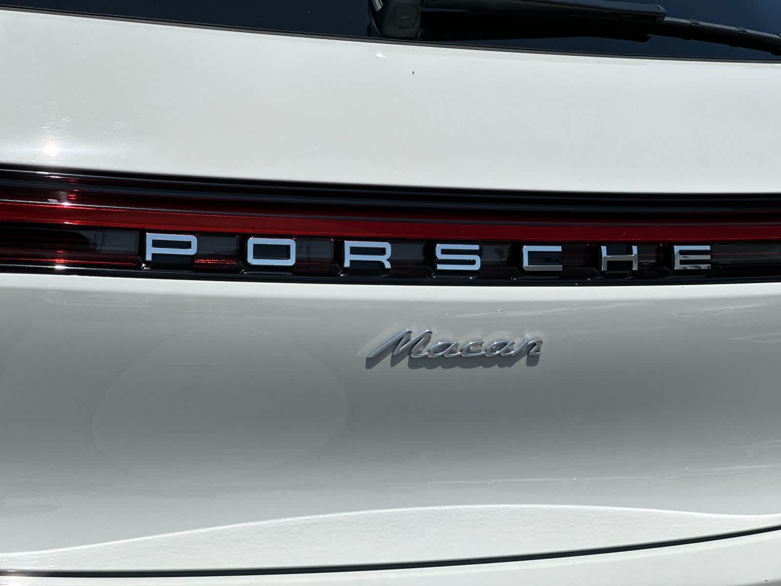 Thumbnail: 2025 Porsche Macan - 31