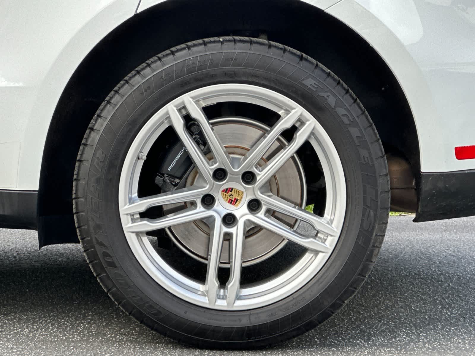 Thumbnail: 2025 Porsche Macan - 30