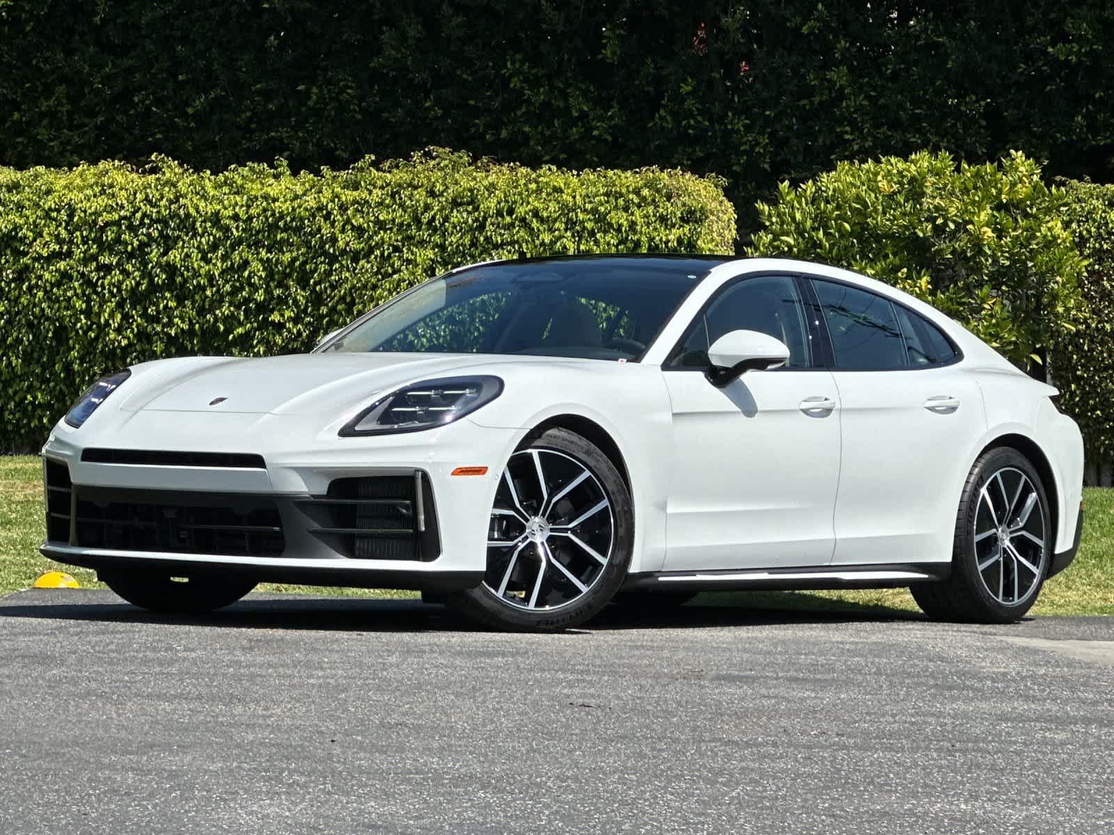 Thumbnail: 2026 Porsche Panamera - 1