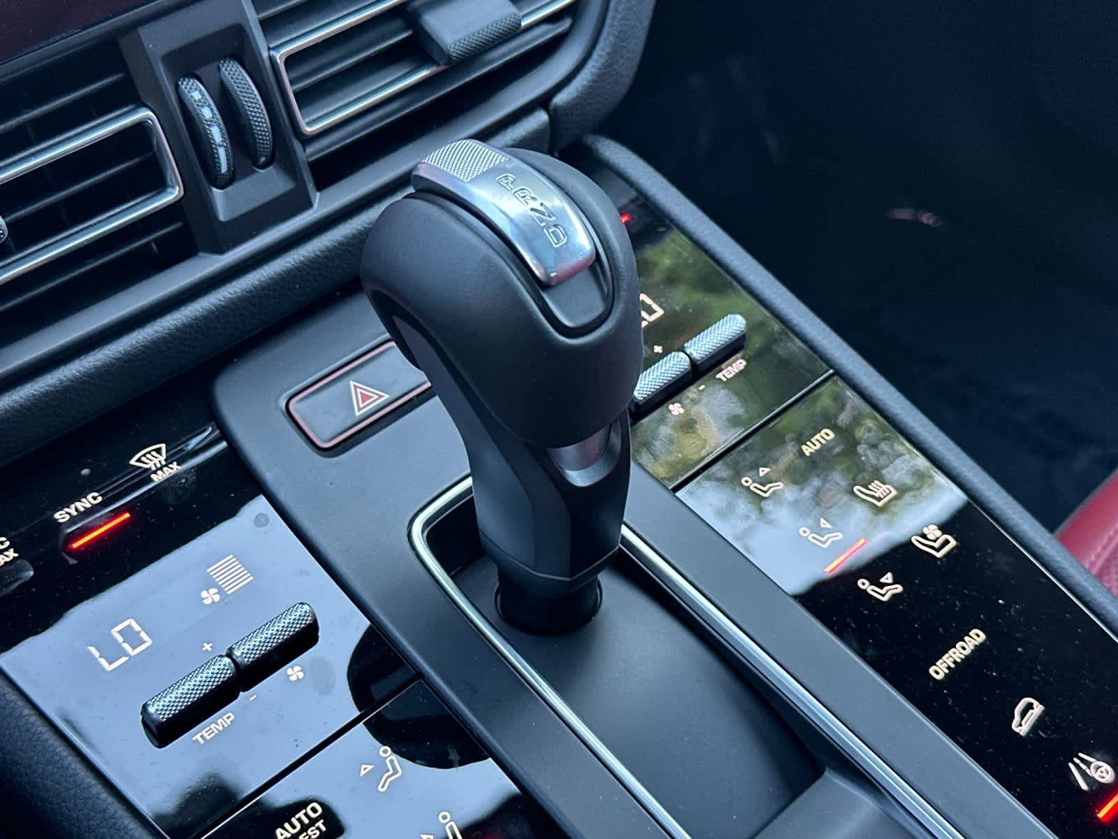 Thumbnail: 2026 Porsche Macan - 24