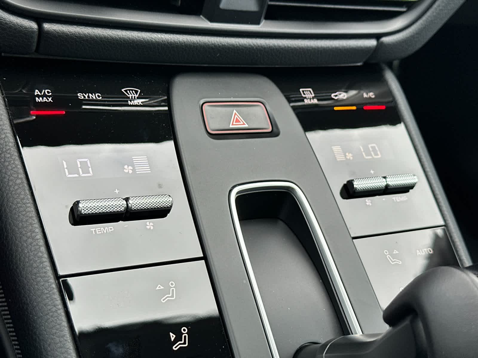 Thumbnail: 2026 Porsche Macan - 24