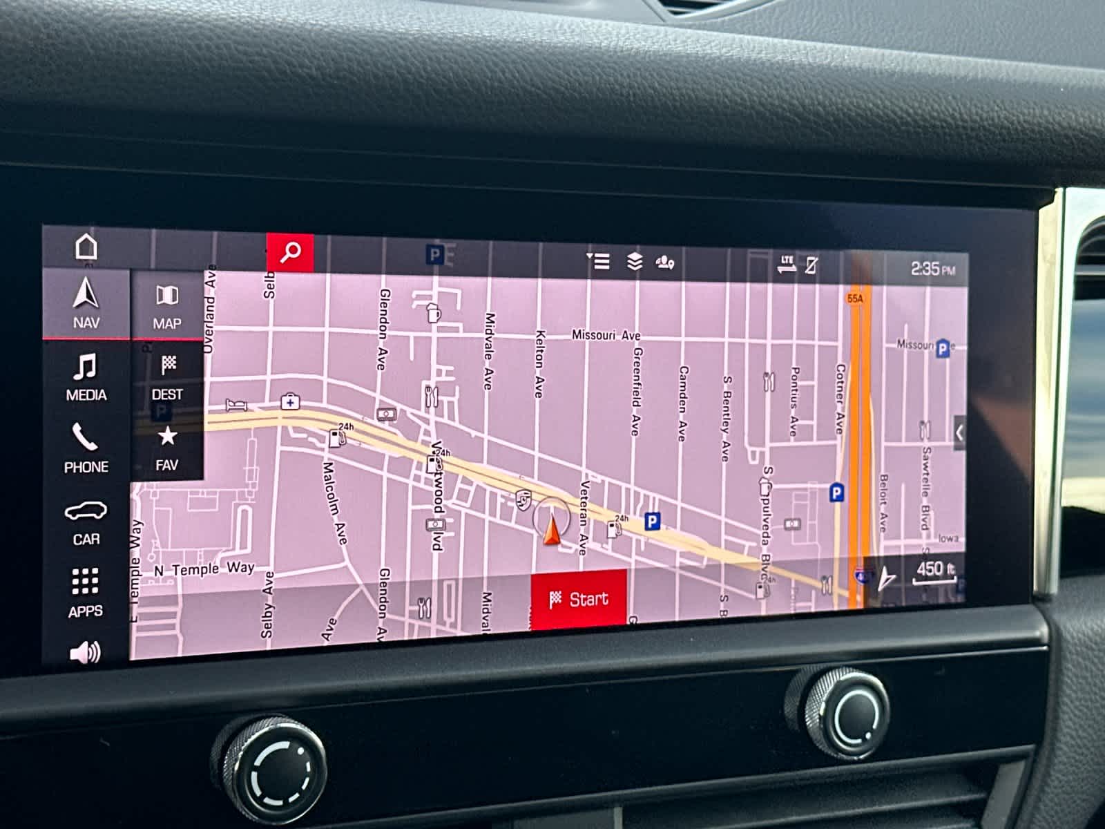 Thumbnail: 2025 Porsche Macan - 21