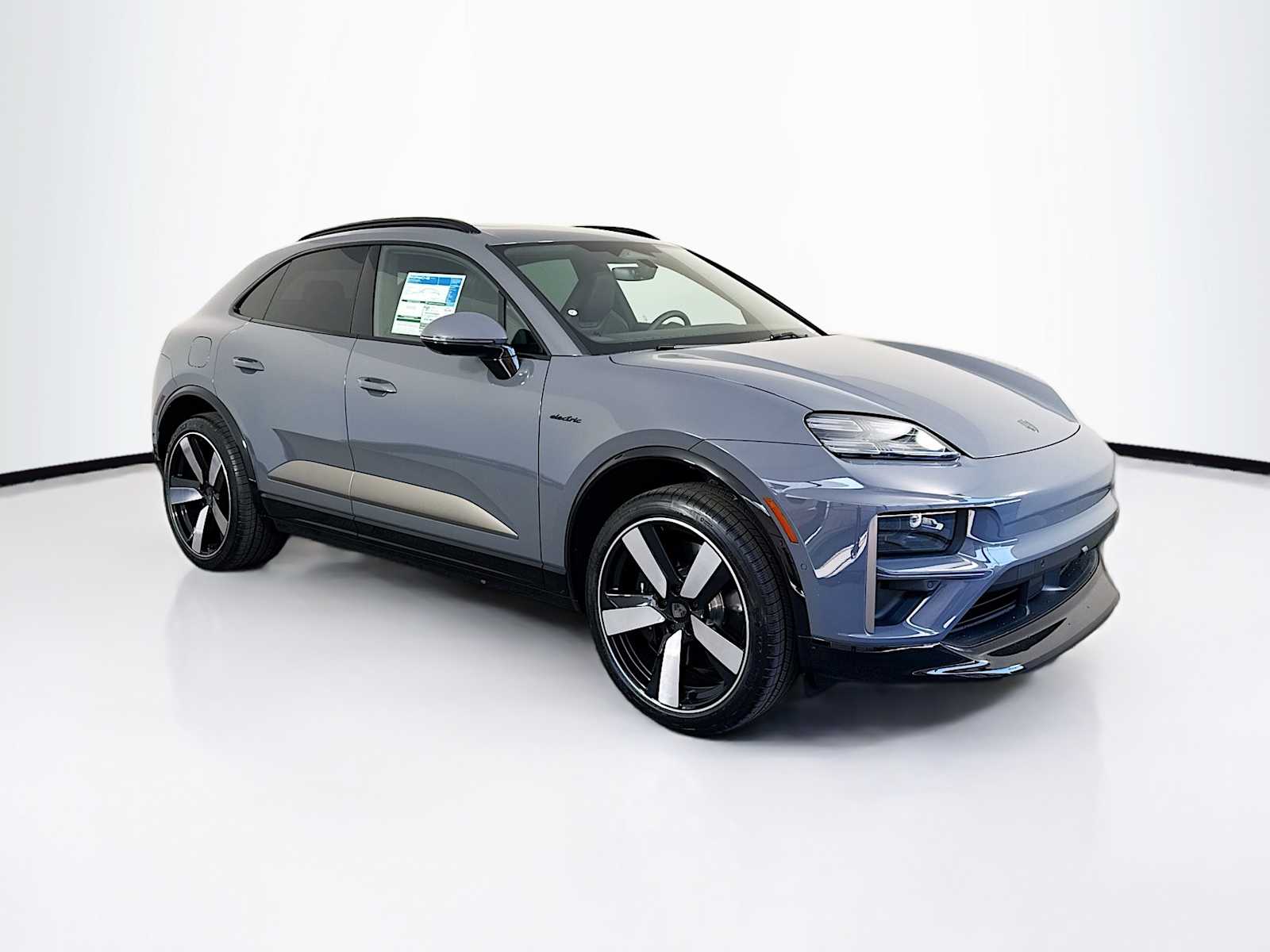 Thumbnail: 2025 Porsche Macan - 7