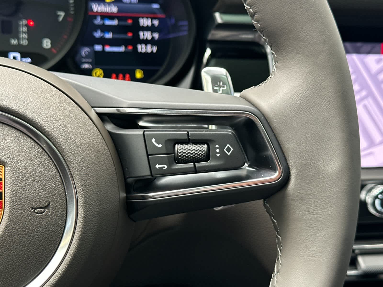 Thumbnail: 2026 Porsche Macan - 28