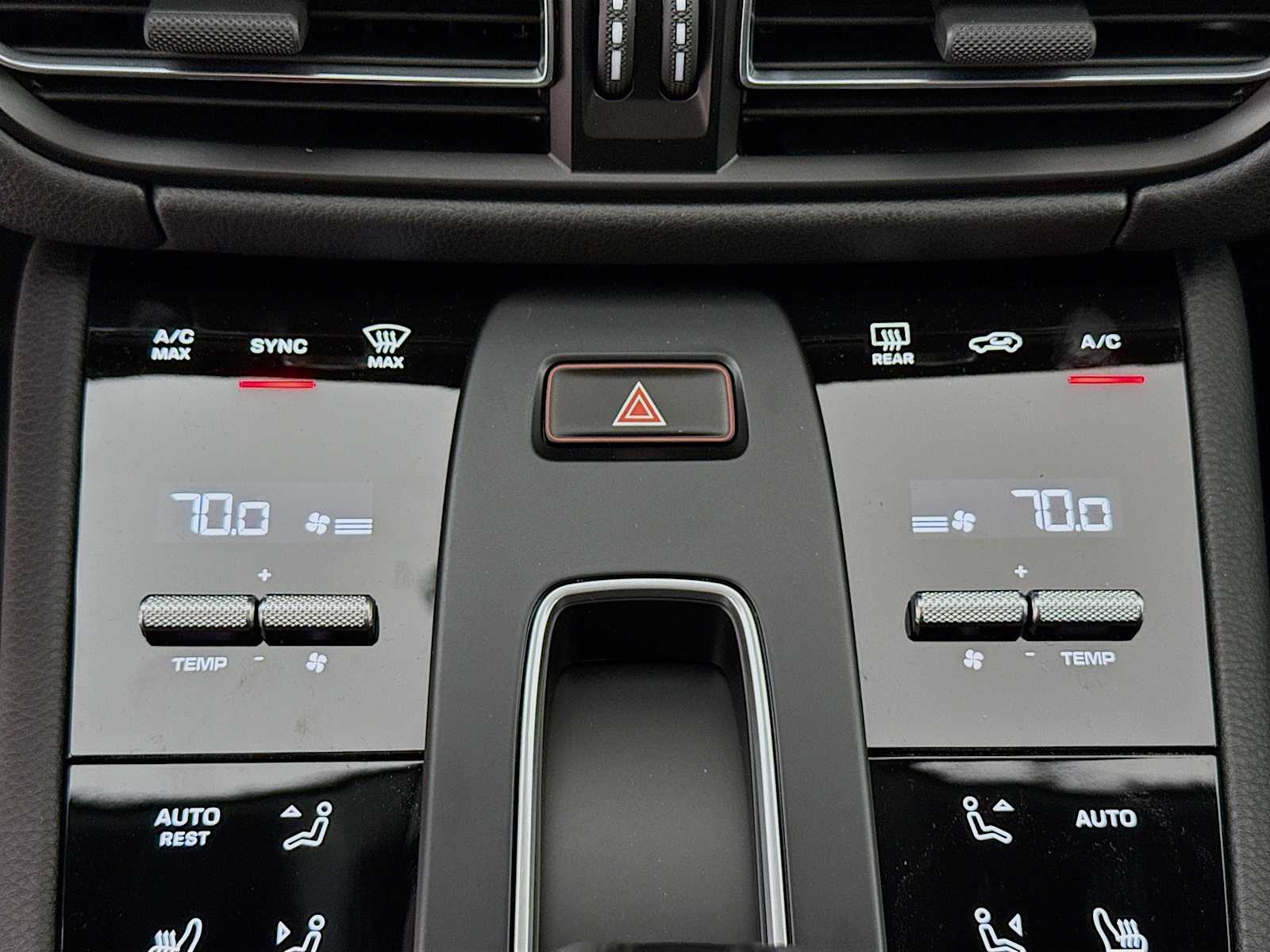 Thumbnail: 2026 Porsche Macan - 13