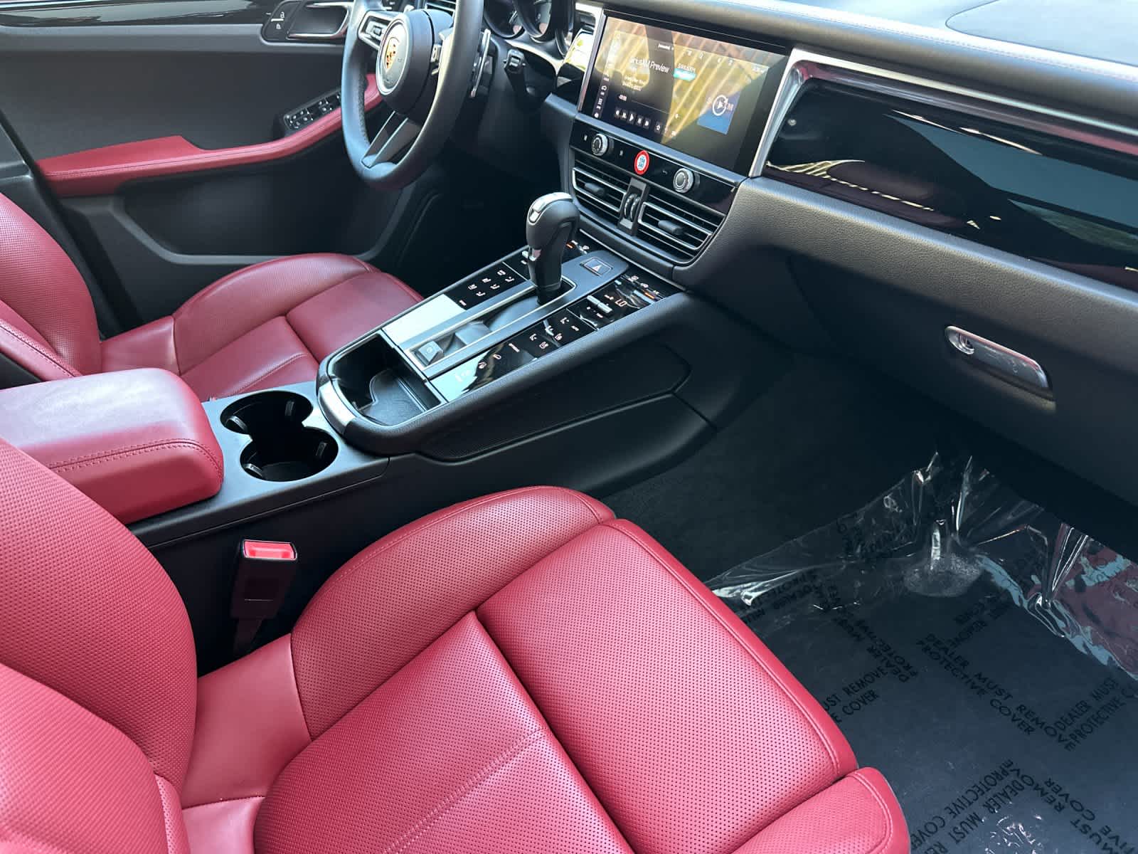 Thumbnail: 2025 Porsche Macan - 17