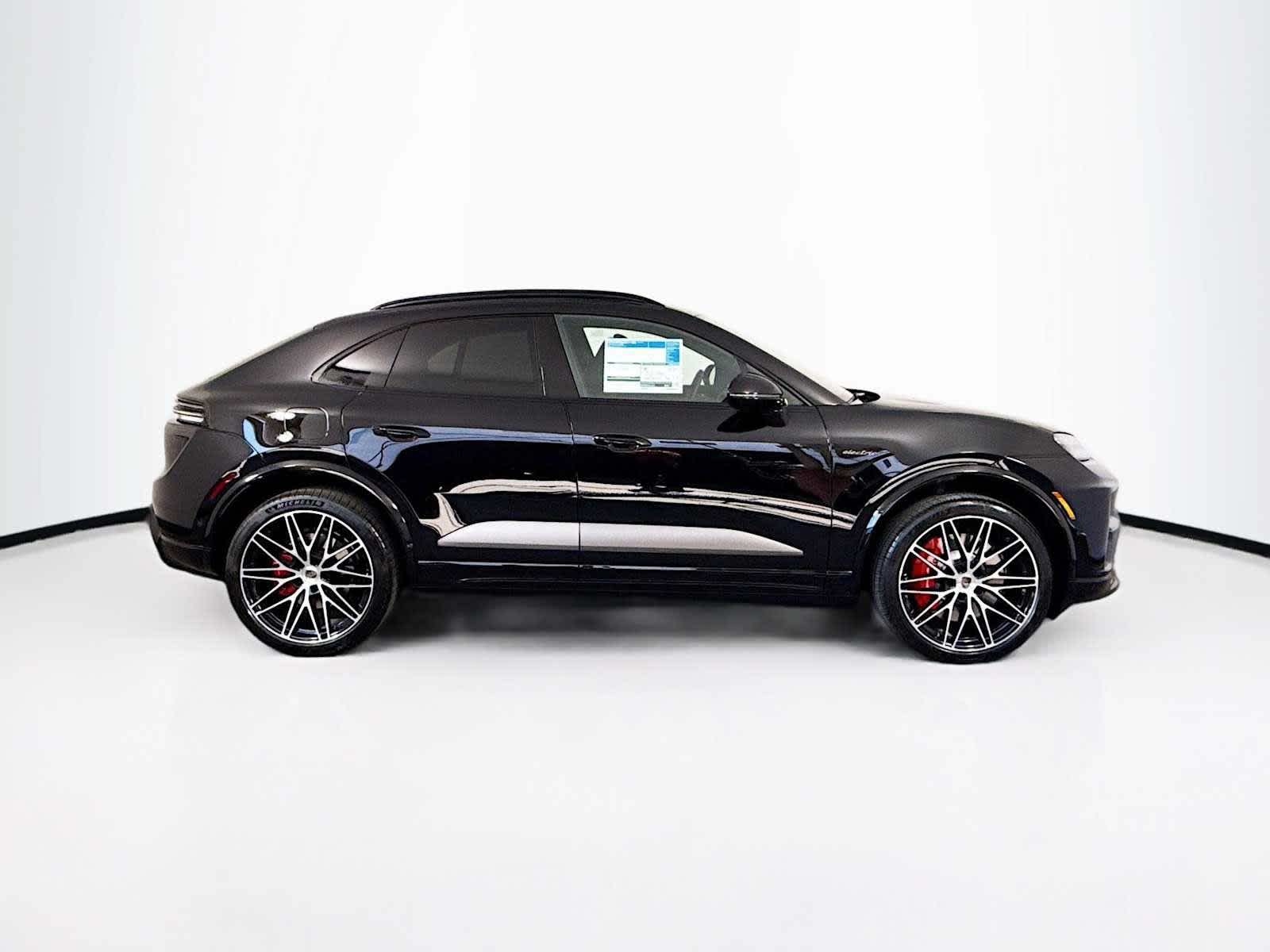 Thumbnail: 2025 Porsche Macan - 8