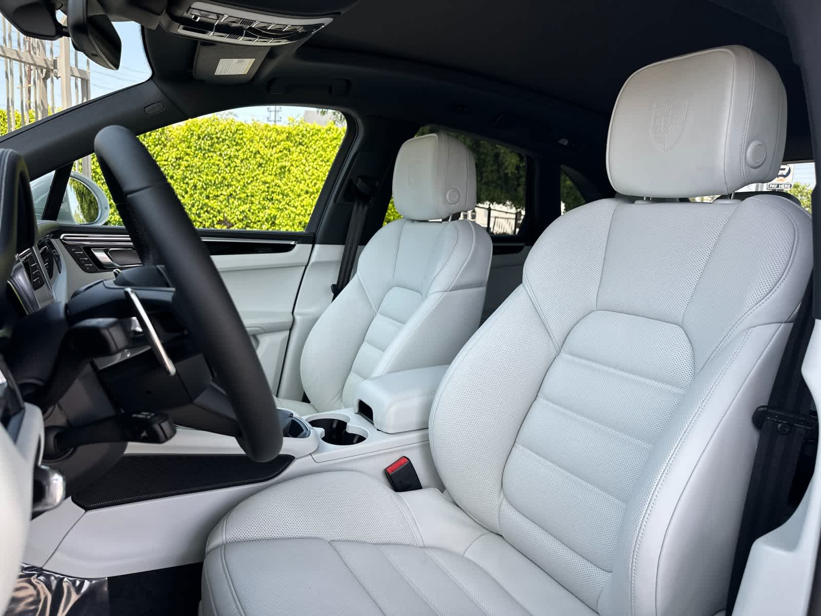 Thumbnail: 2026 Porsche Macan - 5