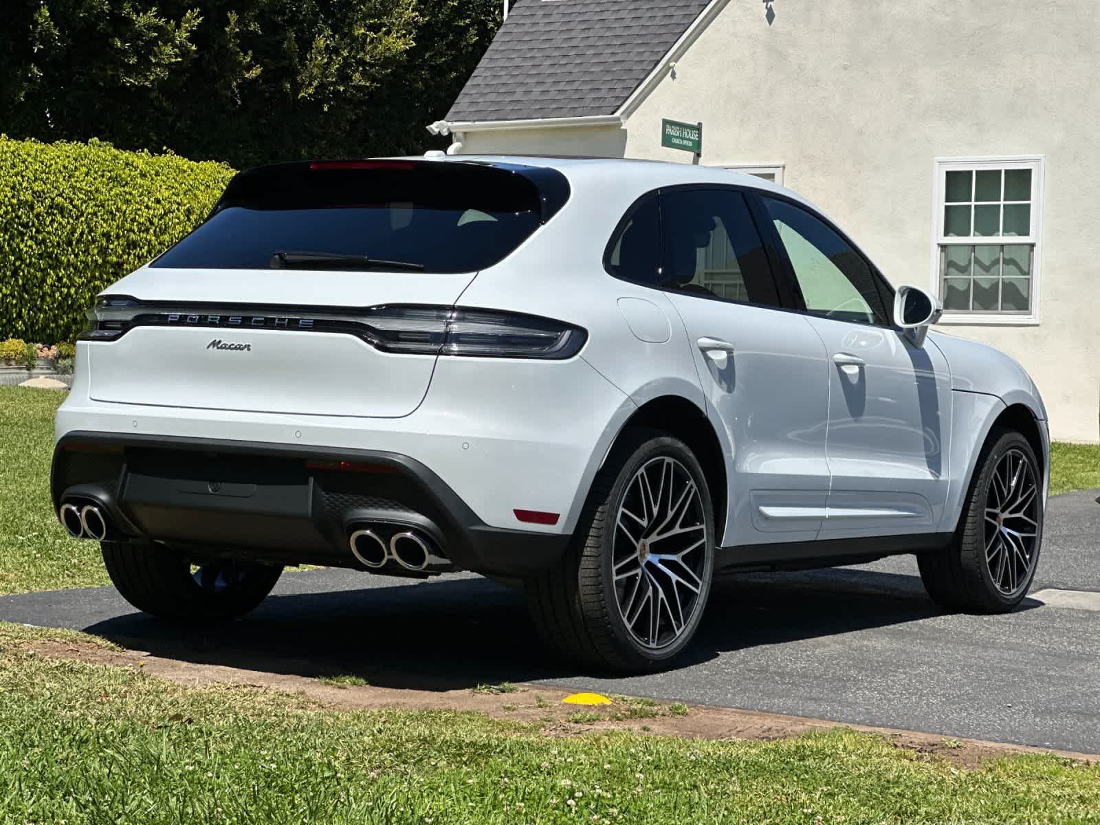 Thumbnail: 2026 Porsche Macan - 8