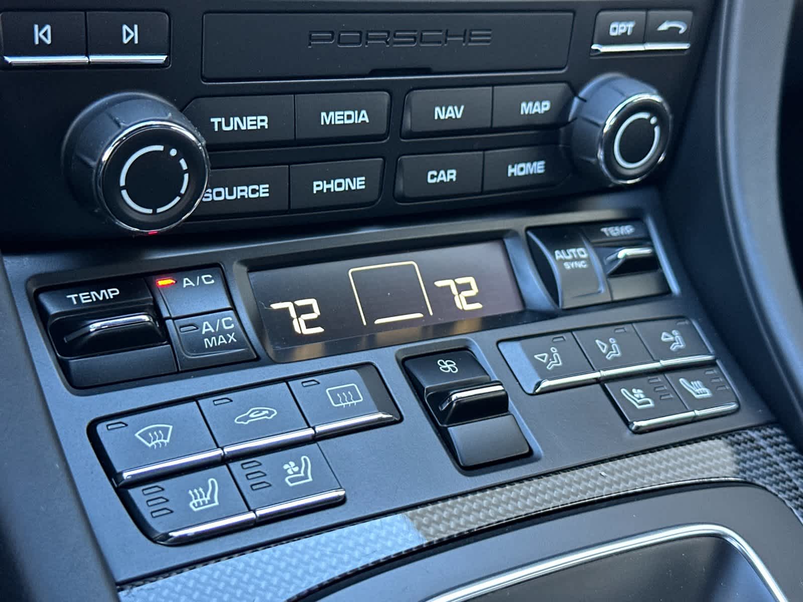 Thumbnail: 2019 Porsche 911 - 20