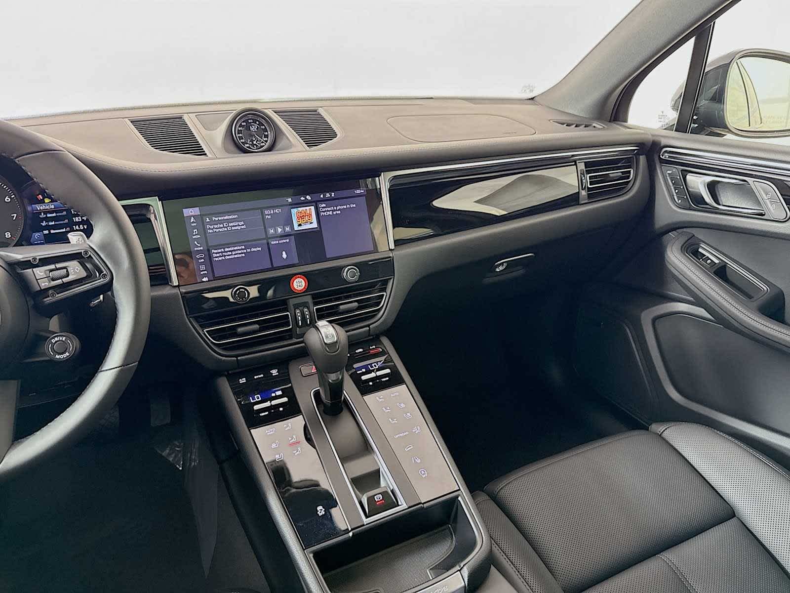 Thumbnail: 2026 Porsche Macan - 19