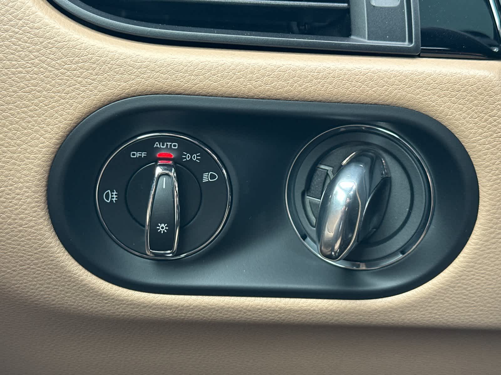 Thumbnail: 2026 Porsche Macan - 29