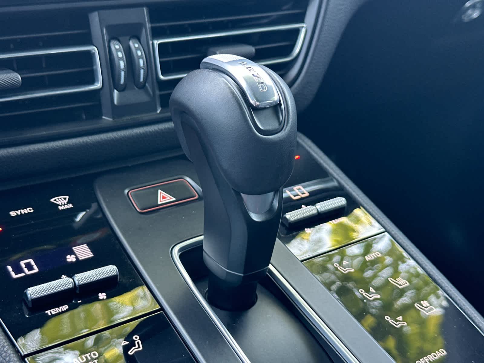 Thumbnail: 2025 Porsche Macan - 24
