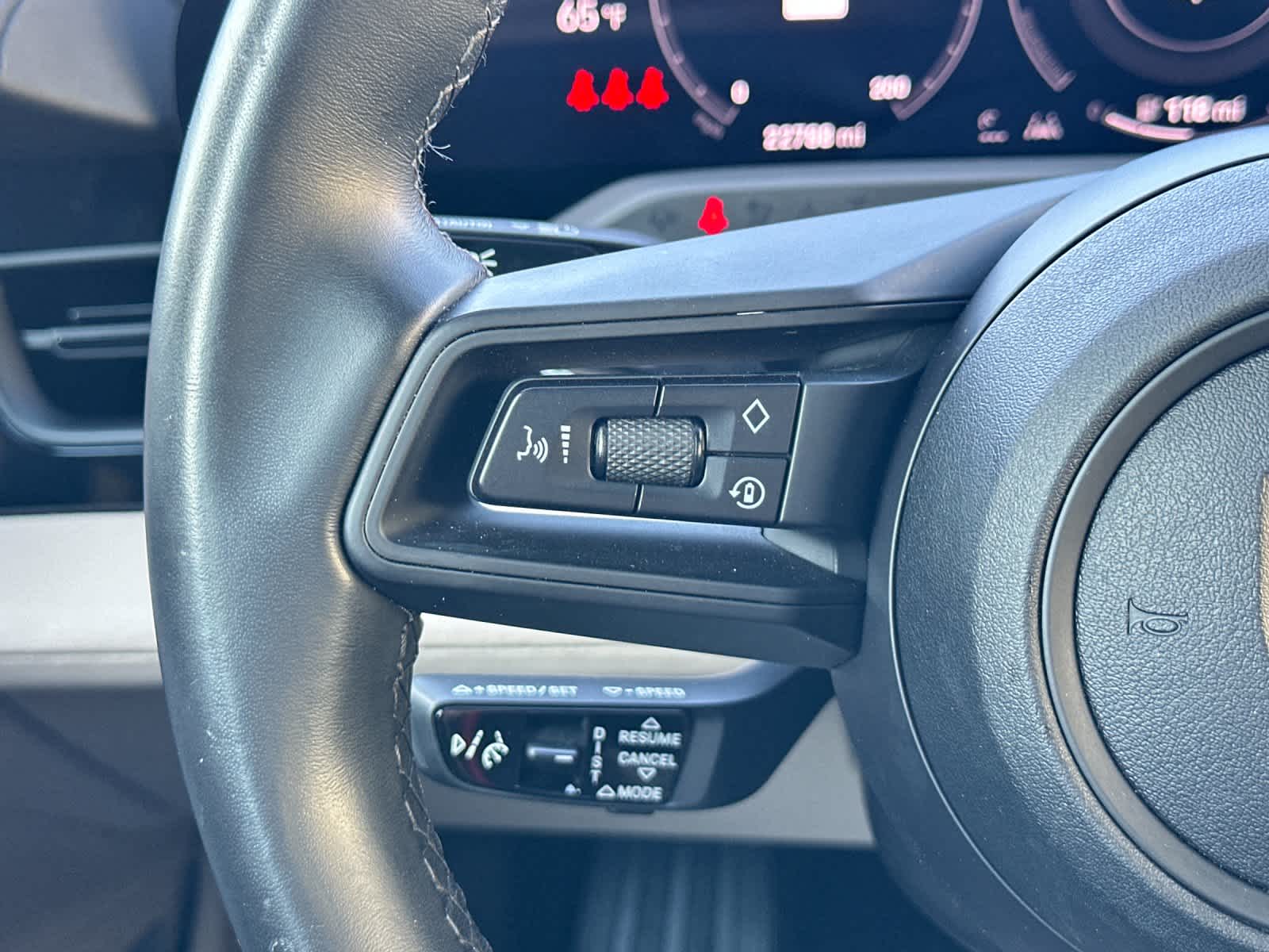 Thumbnail: 2022 Porsche Taycan - 27