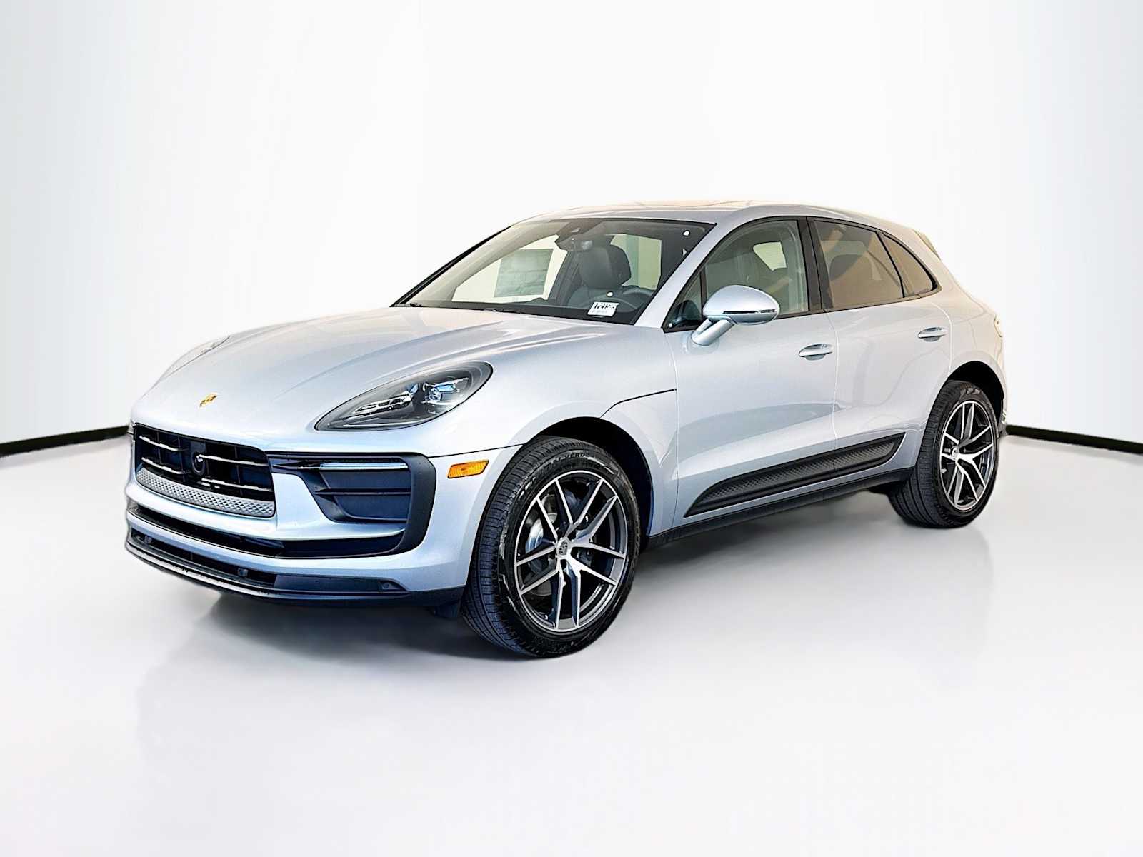 Thumbnail: 2026 Porsche Macan - 1