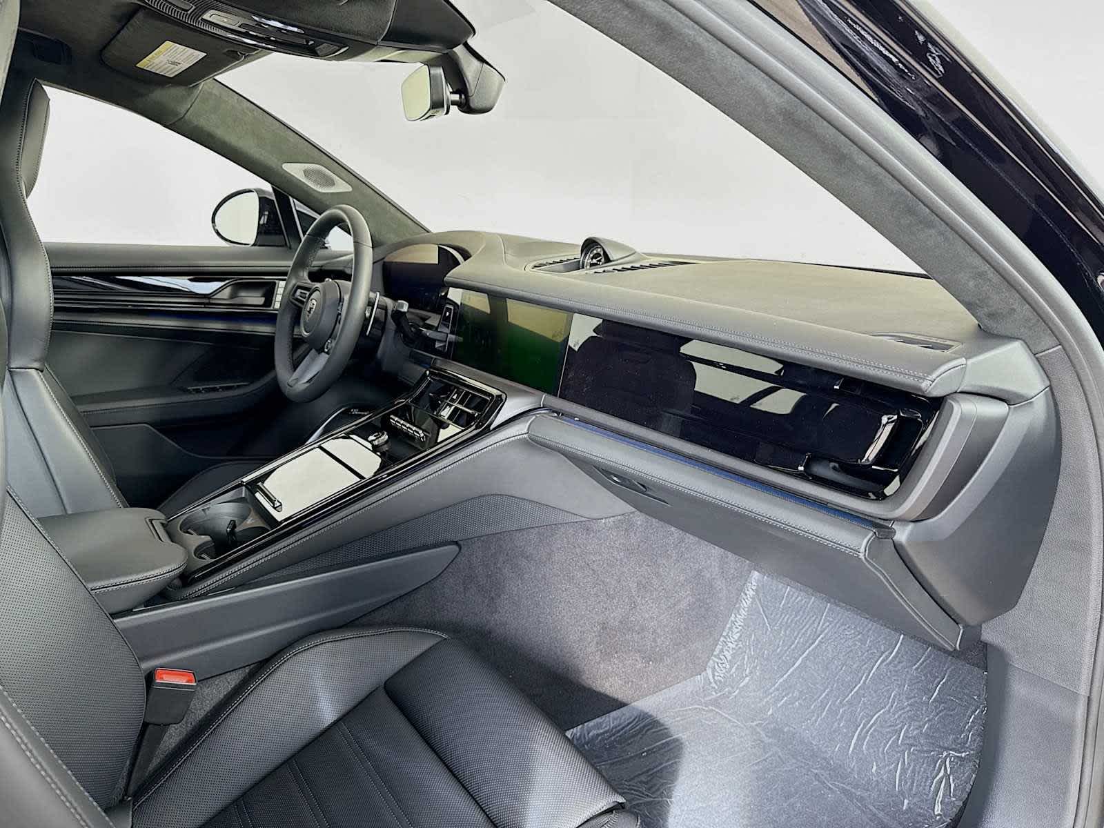 Thumbnail: 2026 Porsche Panamera - 22