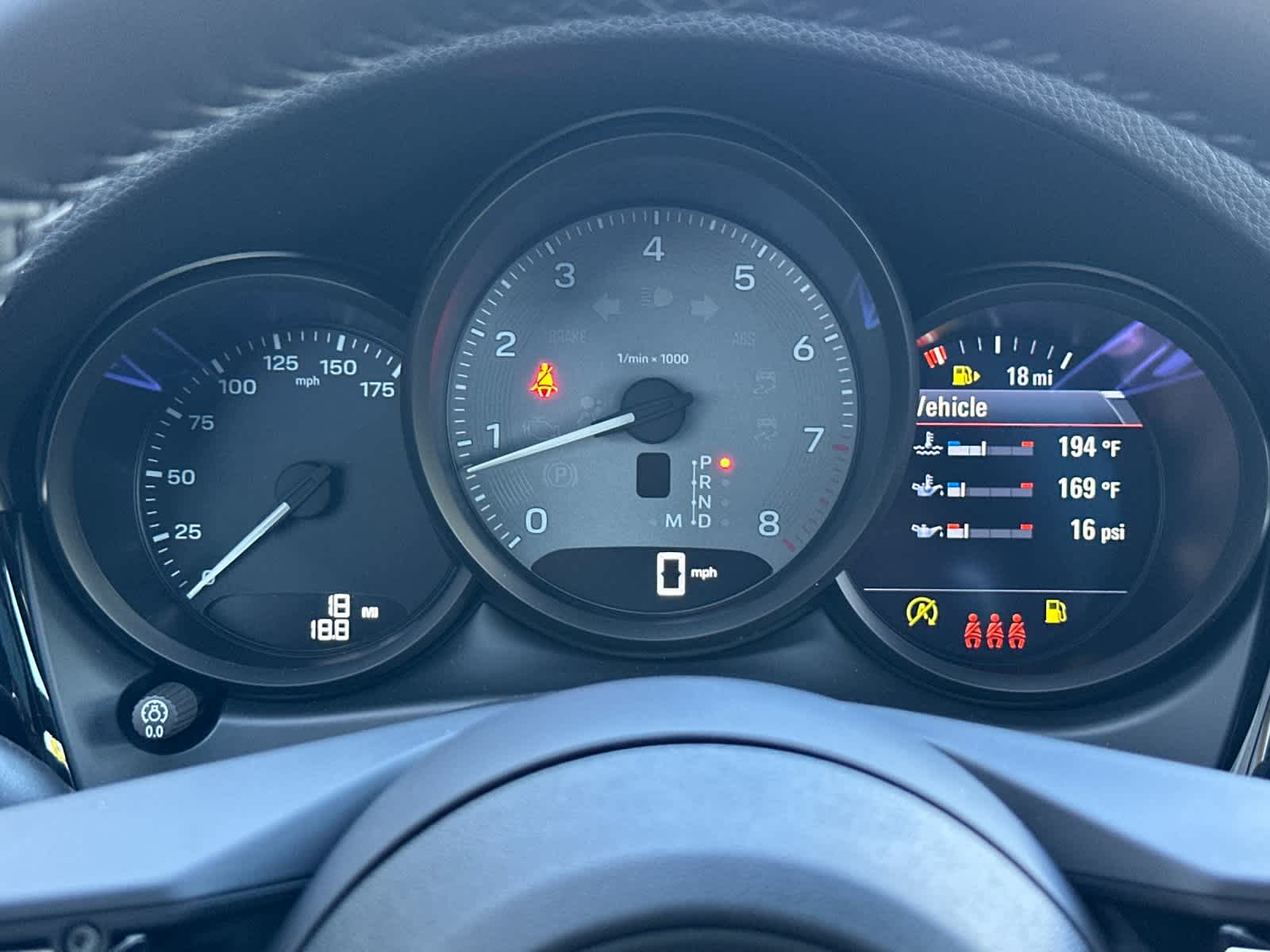 Thumbnail: 2026 Porsche Macan - 29