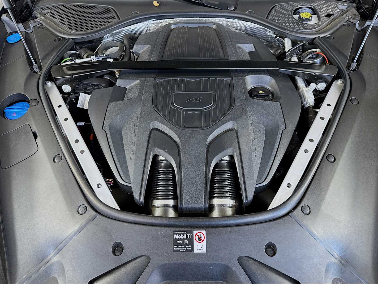 Thumbnail: 2025 Porsche Panamera - 23