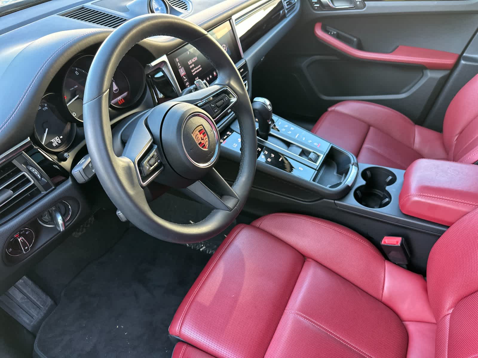 Thumbnail: 2025 Porsche Macan - 4