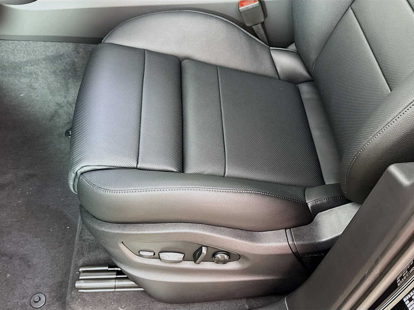 Thumbnail: 2026 Porsche Cayenne - 15