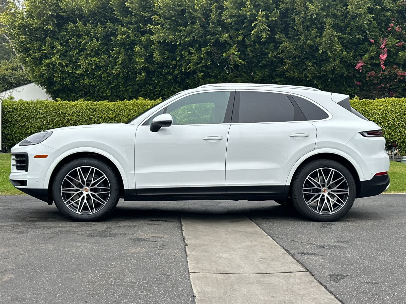 Thumbnail: 2026 Porsche Cayenne - 2