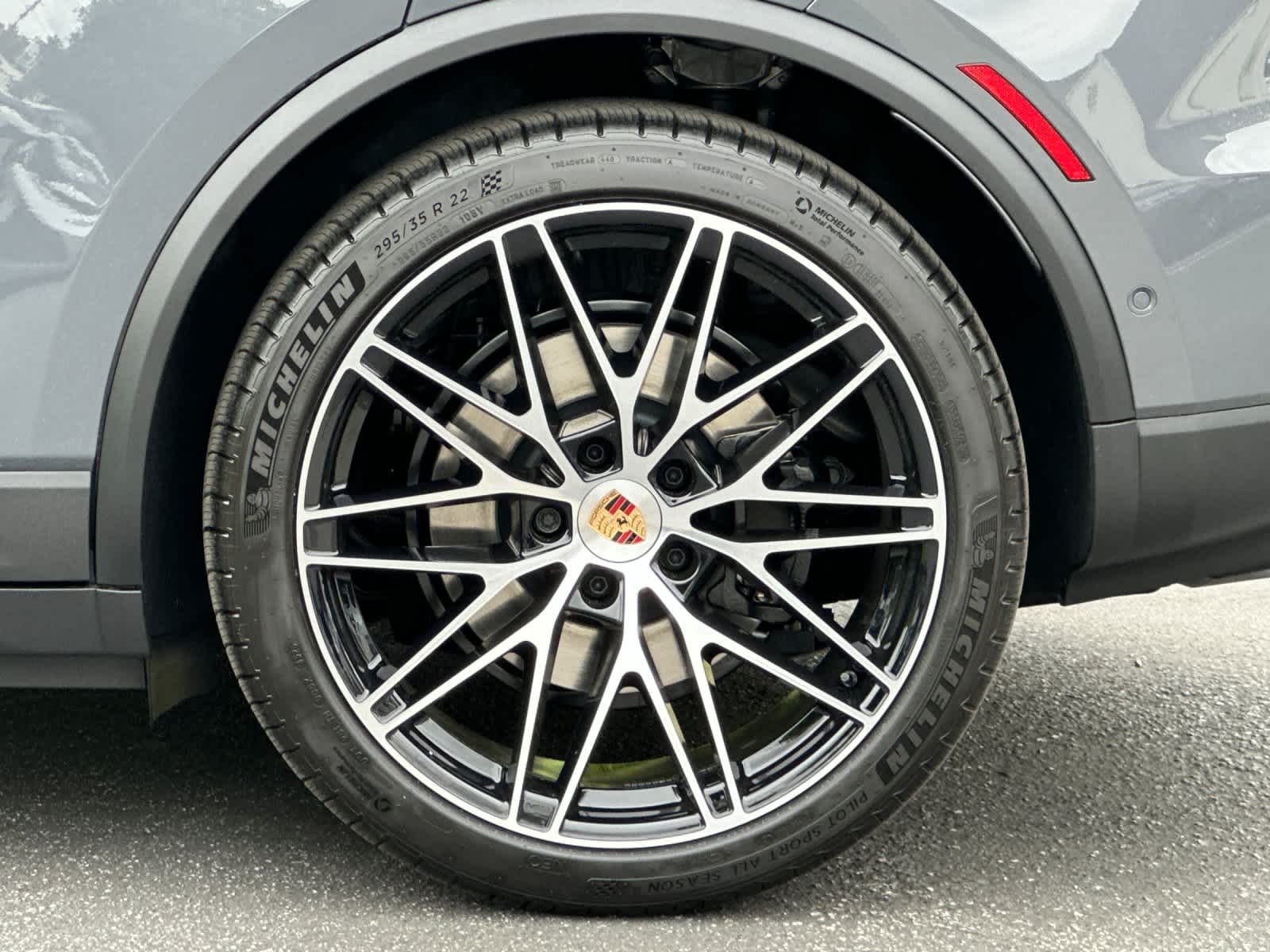 Thumbnail: 2026 Porsche Macan - 32