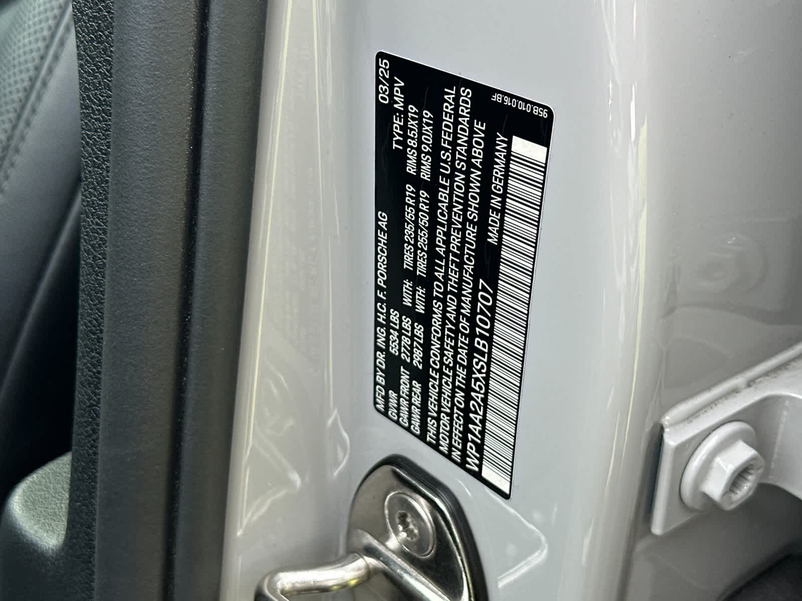 Thumbnail: 2025 Porsche Macan - 33