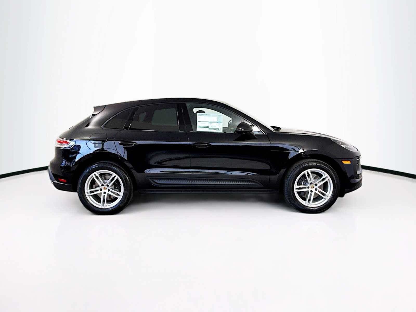 Thumbnail: 2026 Porsche Macan - 8