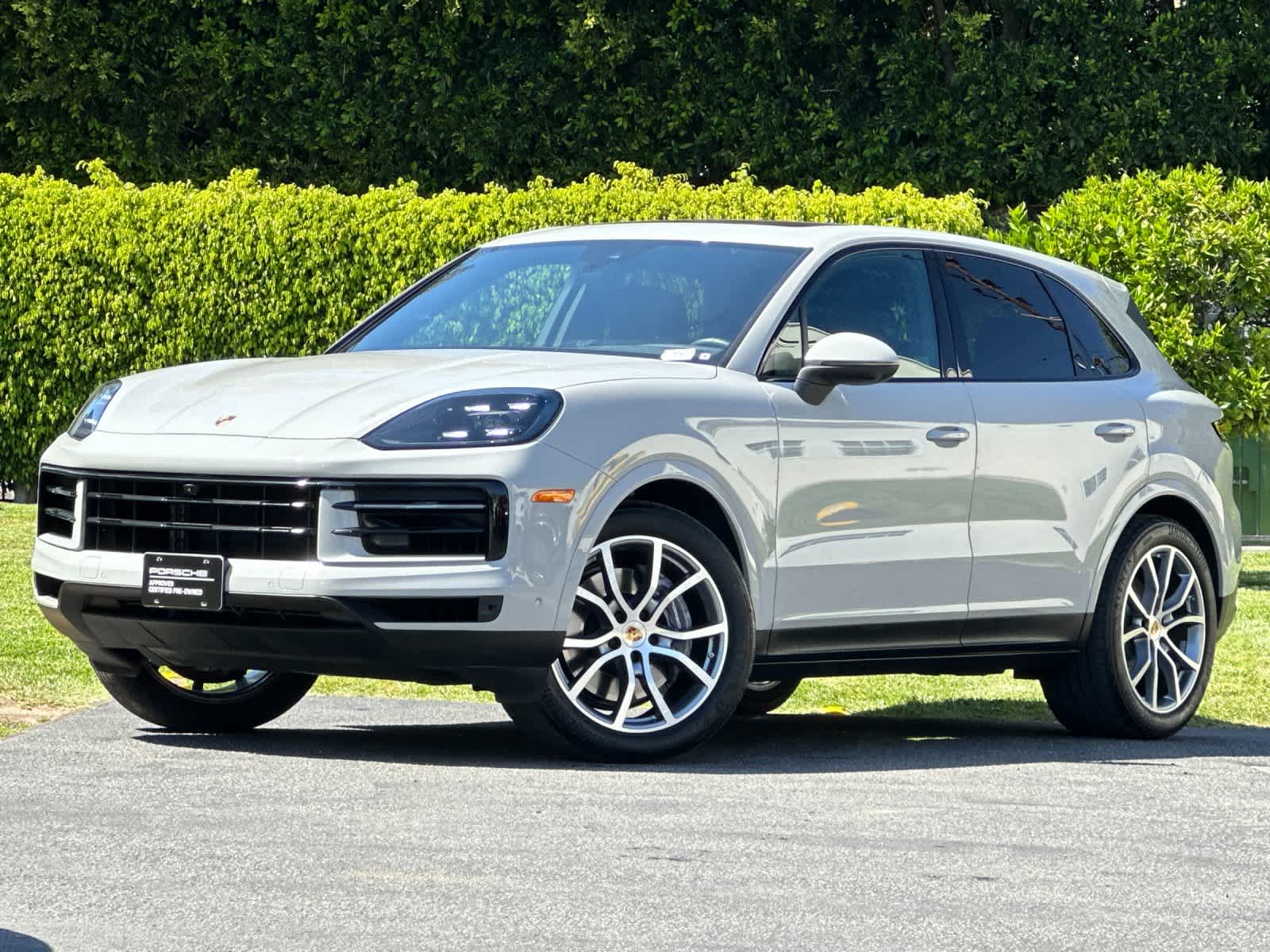 Thumbnail: 2025 Porsche Cayenne - 1