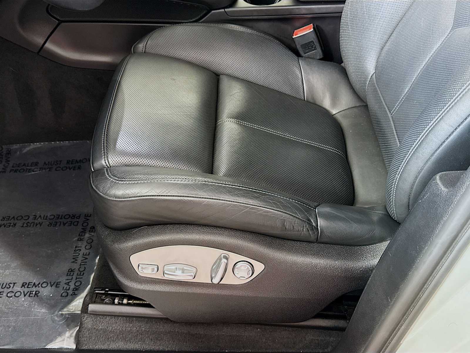 Thumbnail: 2021 Porsche Macan - 16