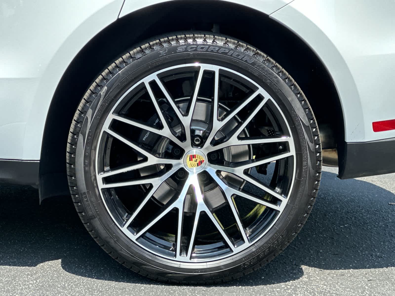 Thumbnail: 2026 Porsche Macan - 31
