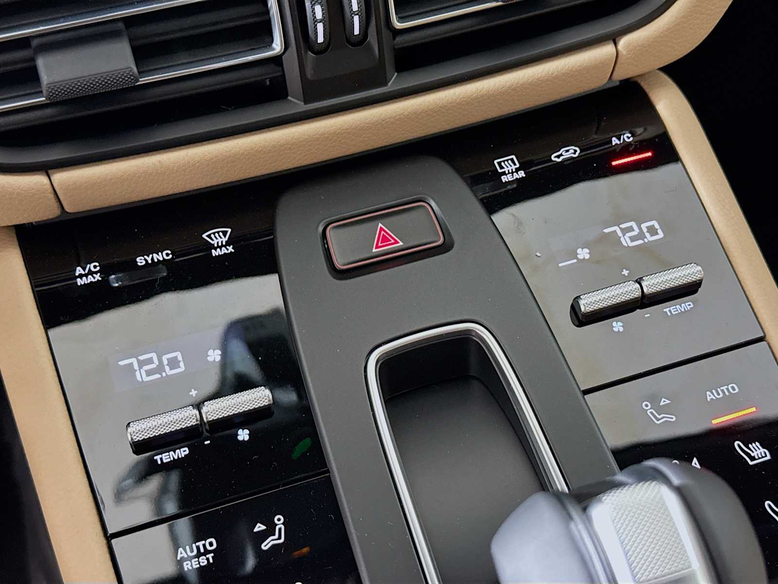 Thumbnail: 2025 Porsche Macan - 13