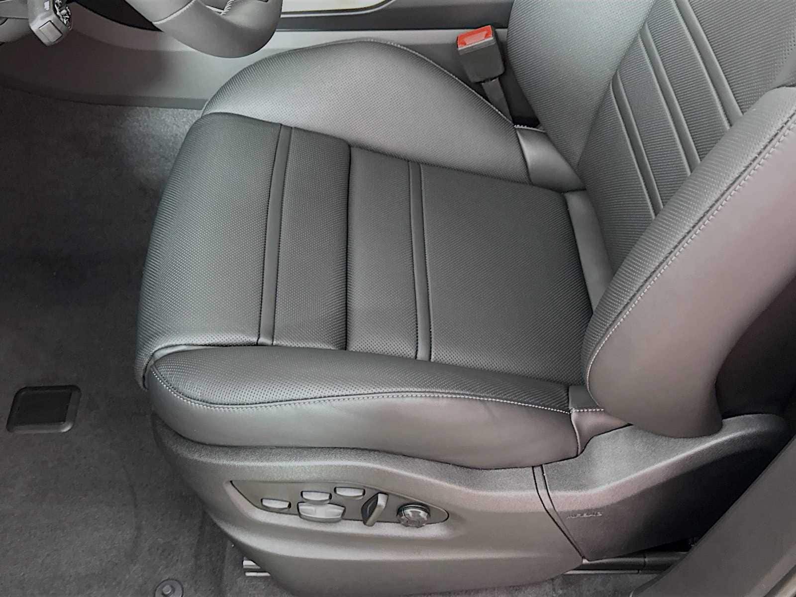 Thumbnail: 2026 Porsche Cayenne - 15