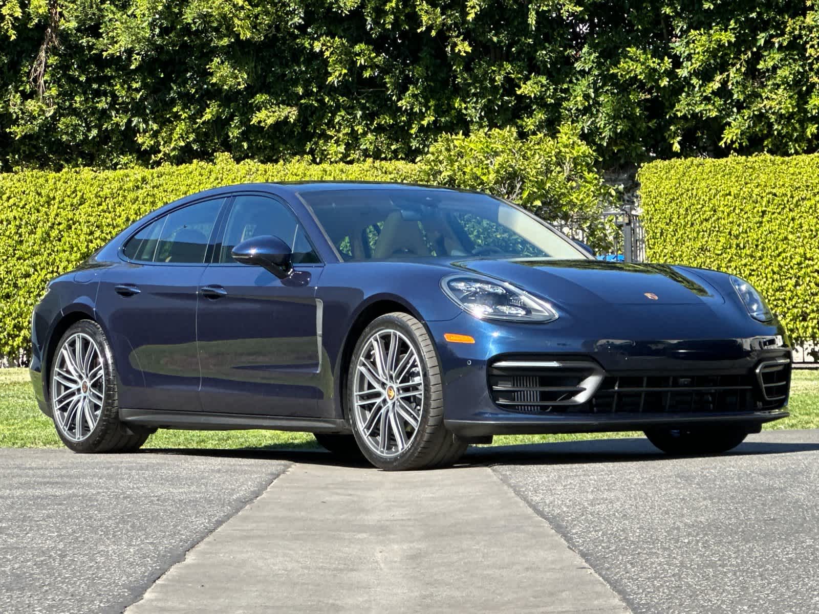 Thumbnail: 2022 Porsche Panamera - 10
