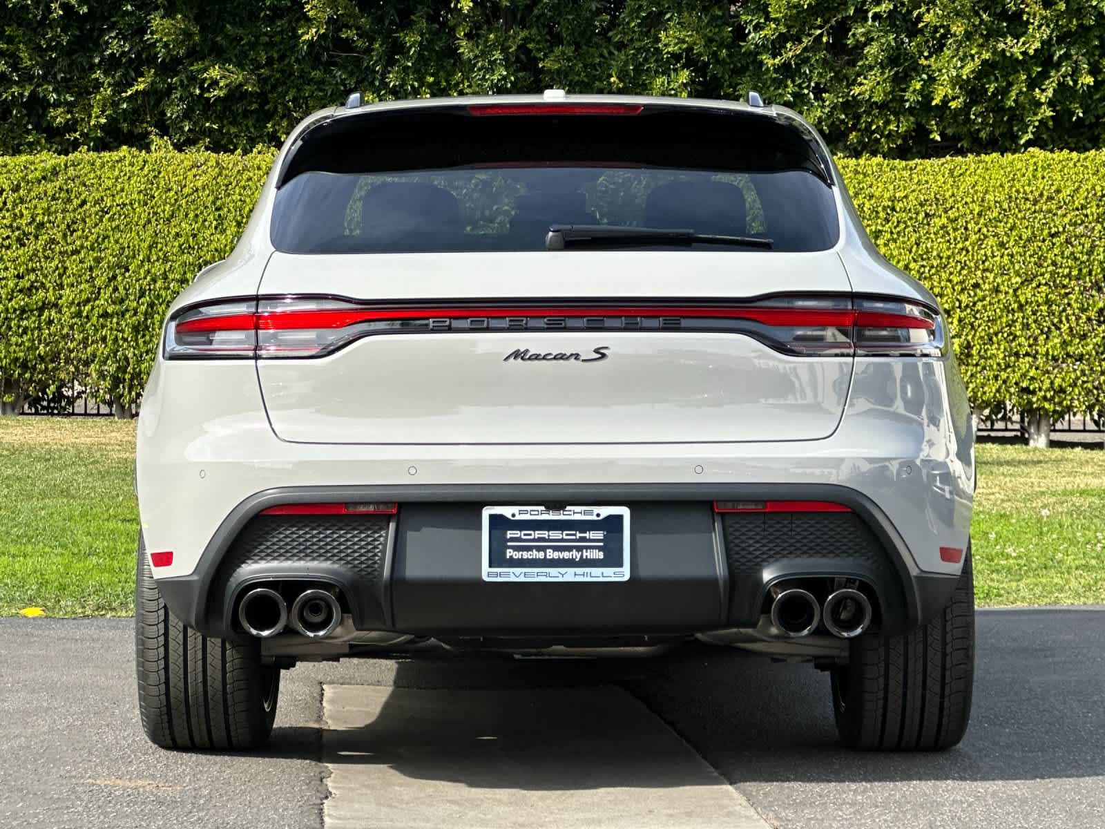 Thumbnail: 2026 Porsche Macan - 7