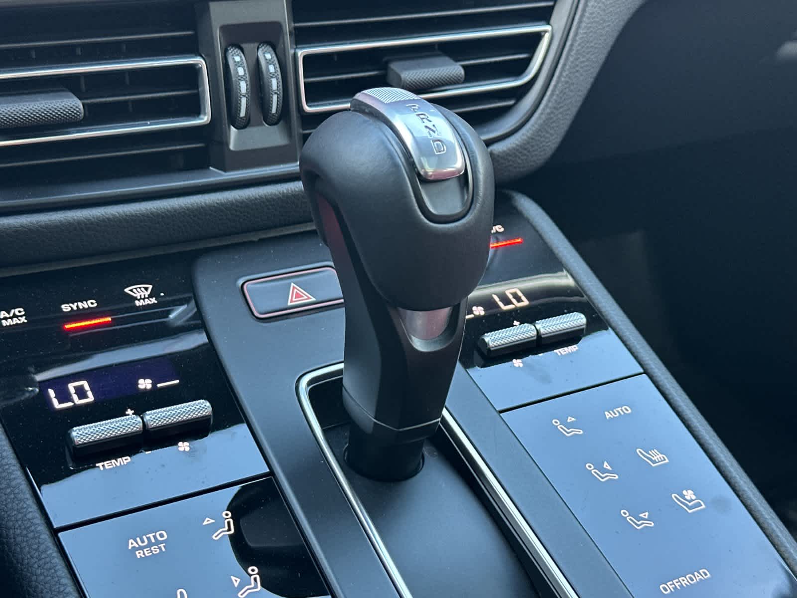 Thumbnail: 2025 Porsche Macan - 25