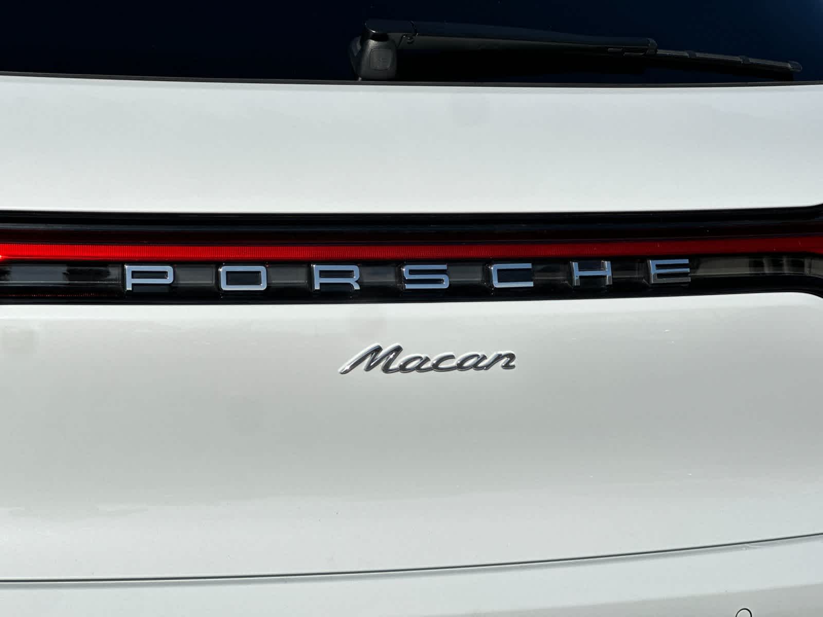 Thumbnail: 2025 Porsche Macan - 32