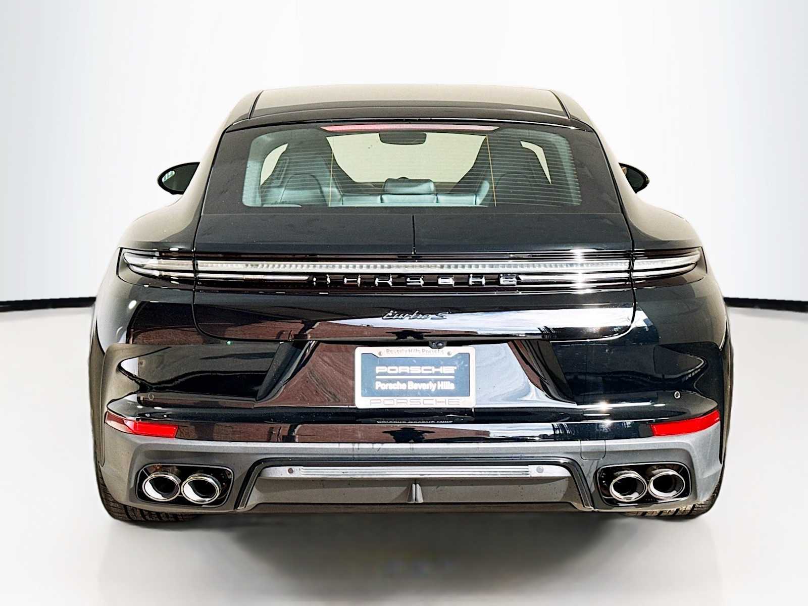 Thumbnail: 2026 Porsche Panamera - 10