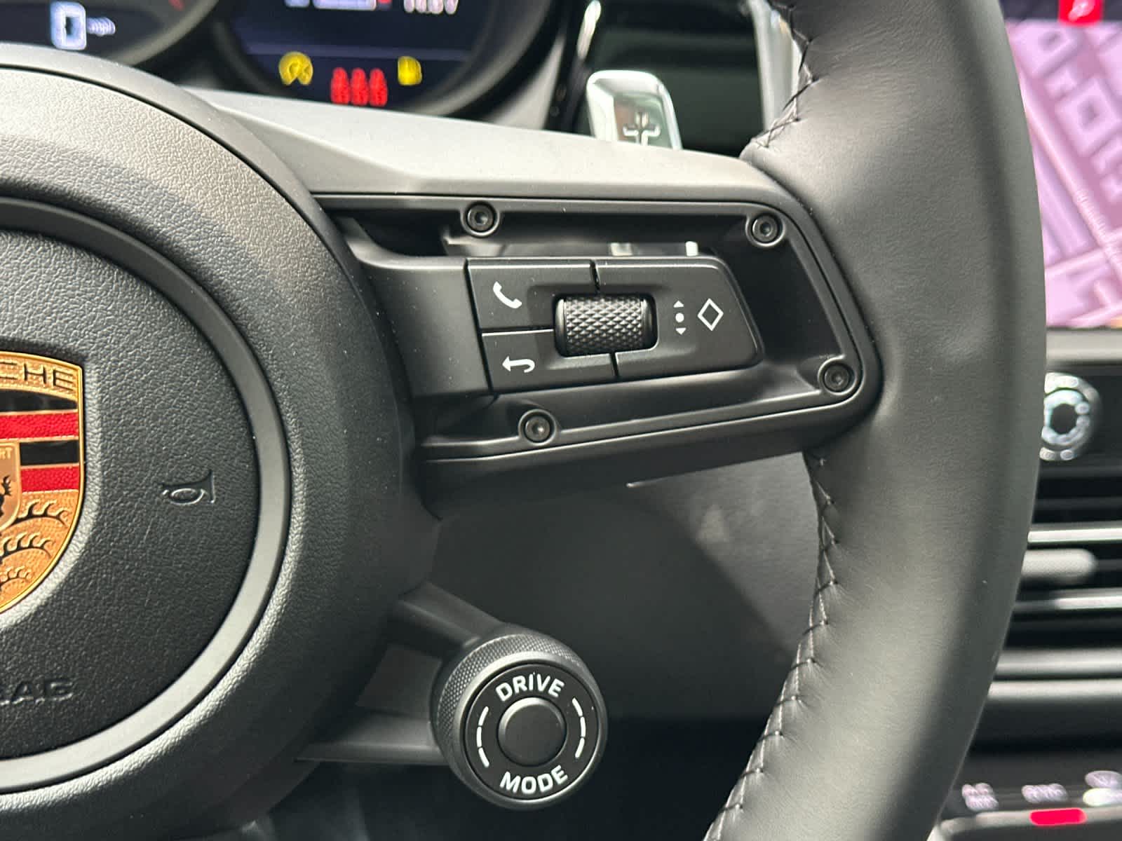 Thumbnail: 2026 Porsche Macan - 28