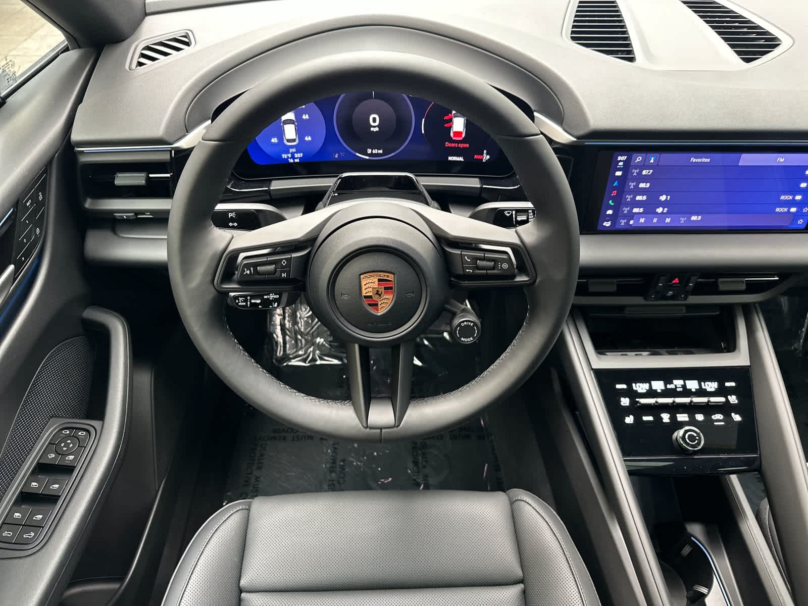 Thumbnail: 2026 Porsche Macan - 15