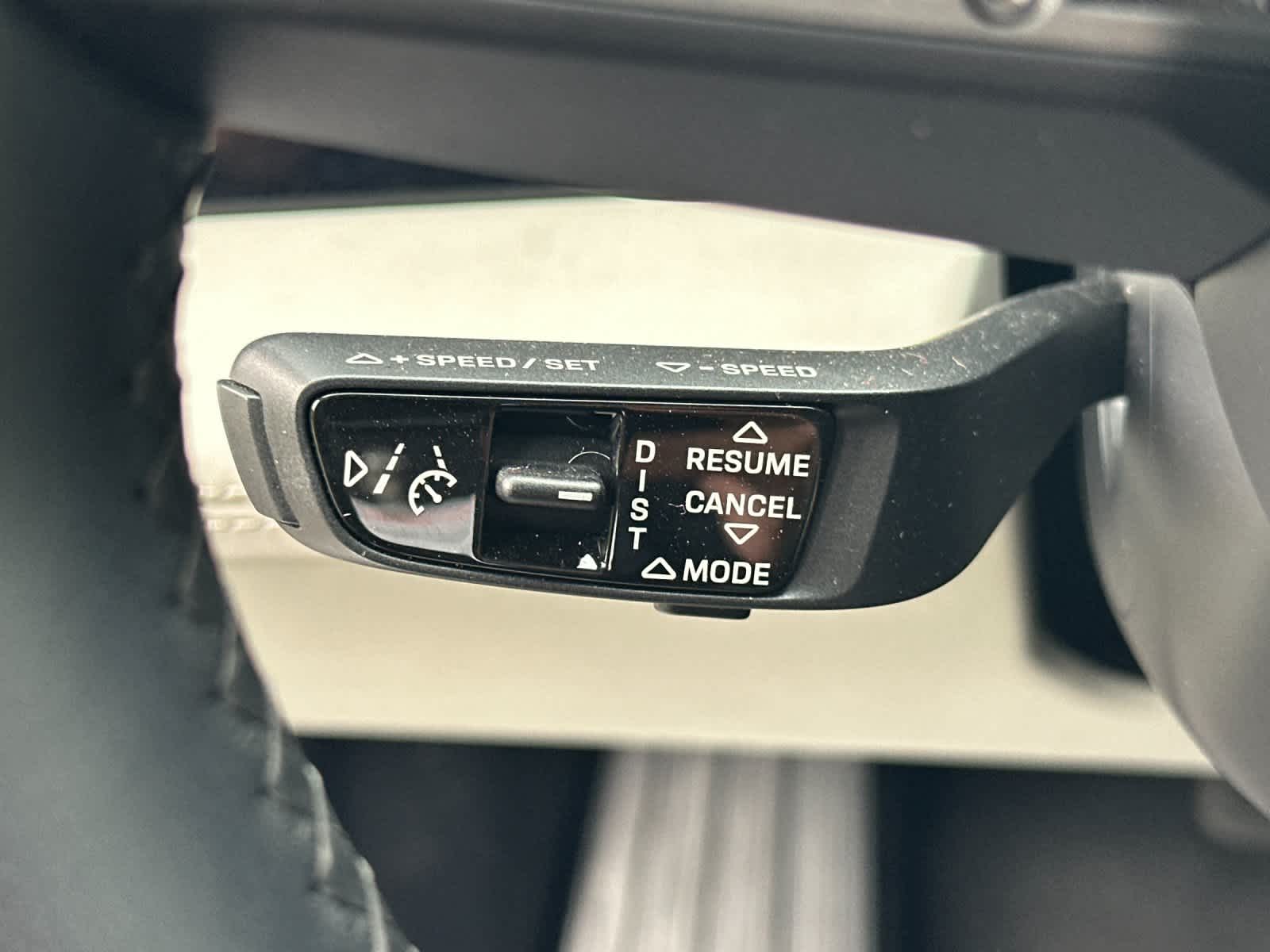 Thumbnail: 2022 Porsche Taycan - 30