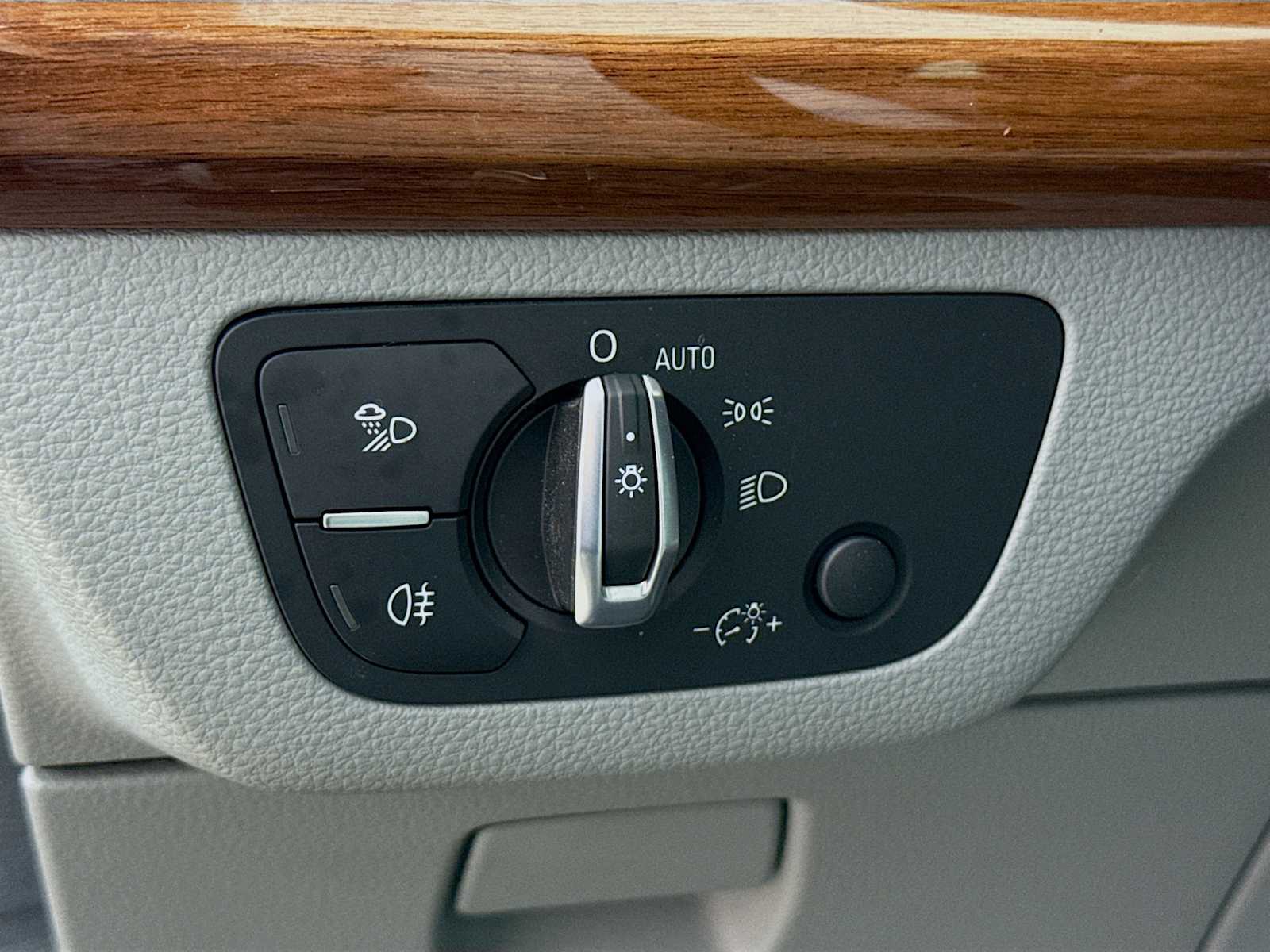 Thumbnail: 2022 Audi Q5 - 11