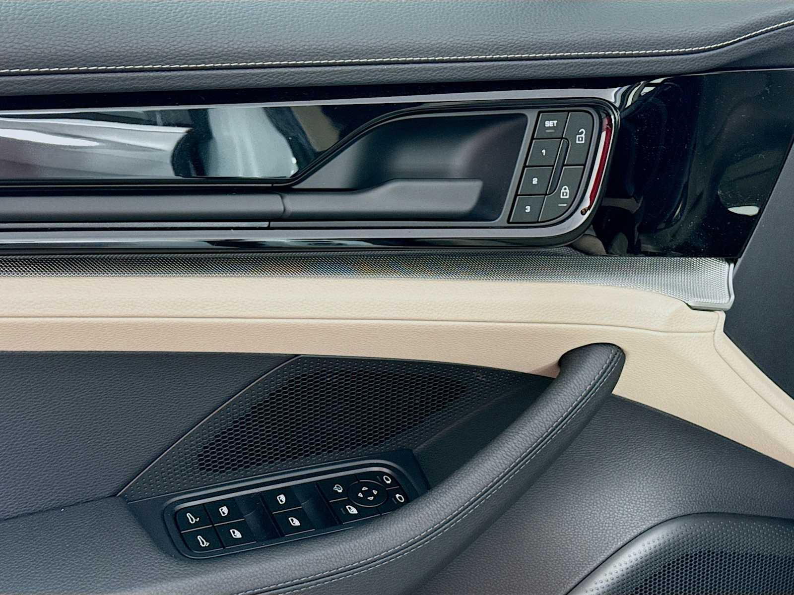 Thumbnail: 2025 Porsche Panamera - 14