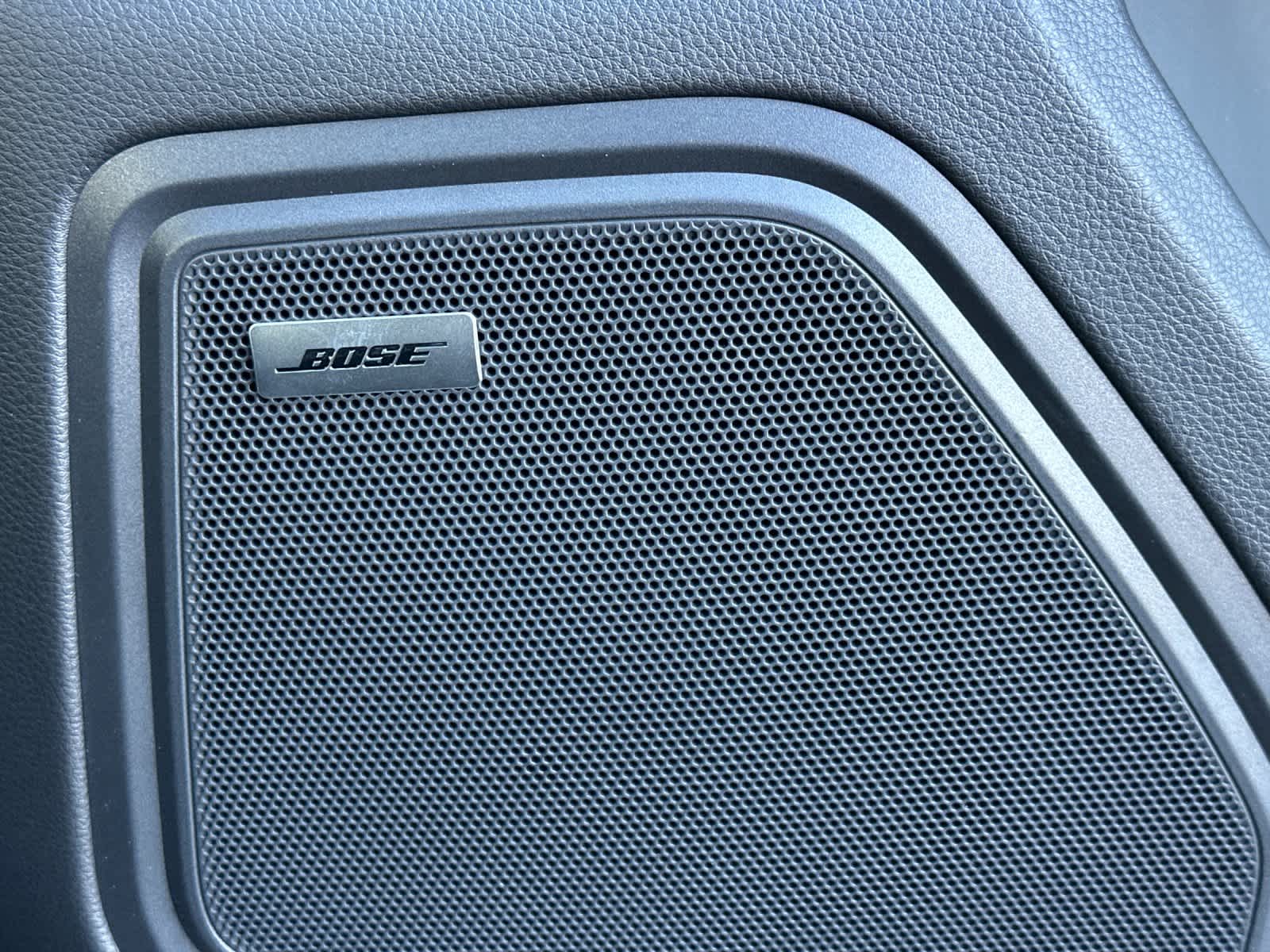 Thumbnail: 2026 Porsche Macan - 20