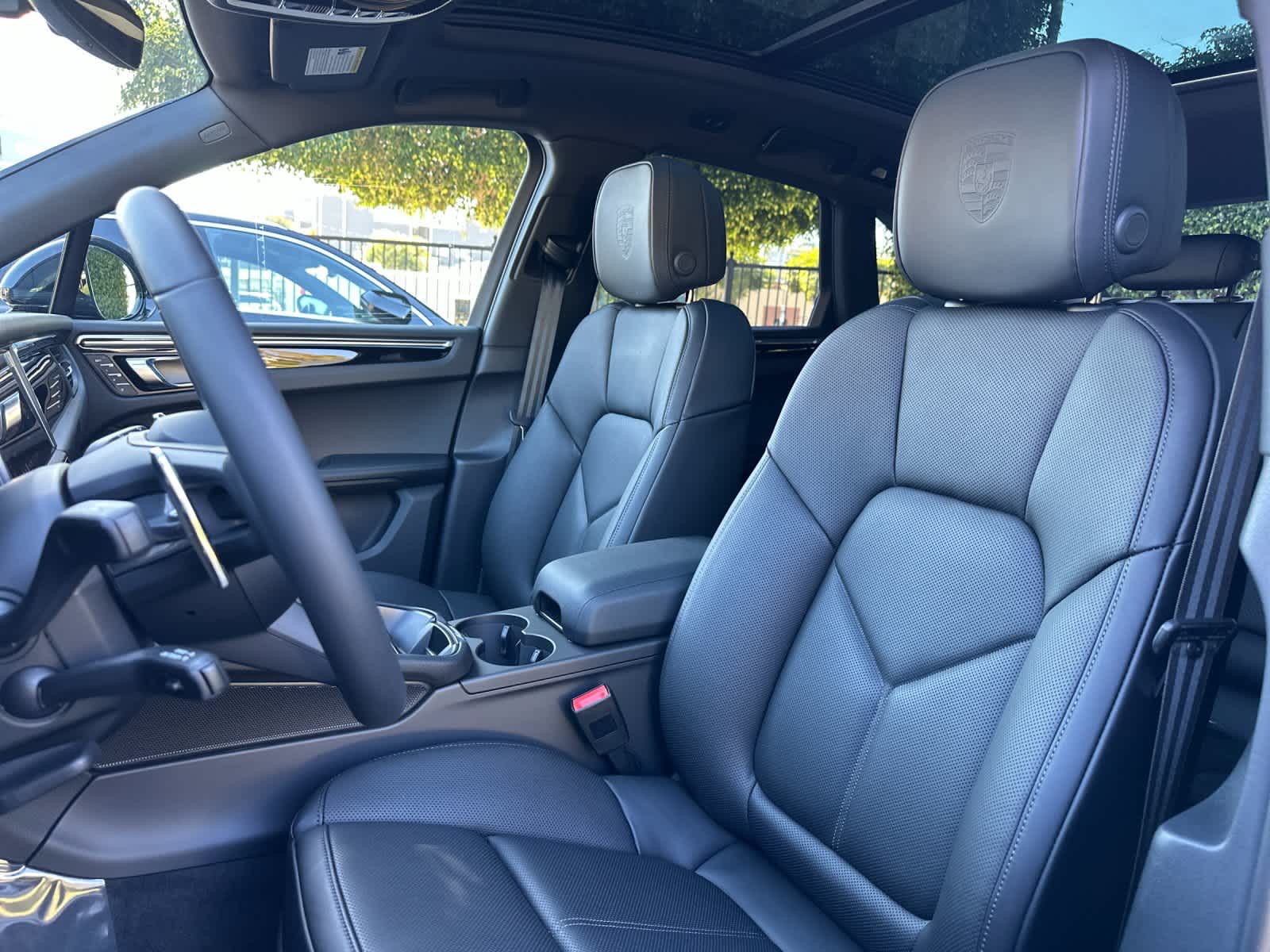 Thumbnail: 2026 Porsche Macan - 5