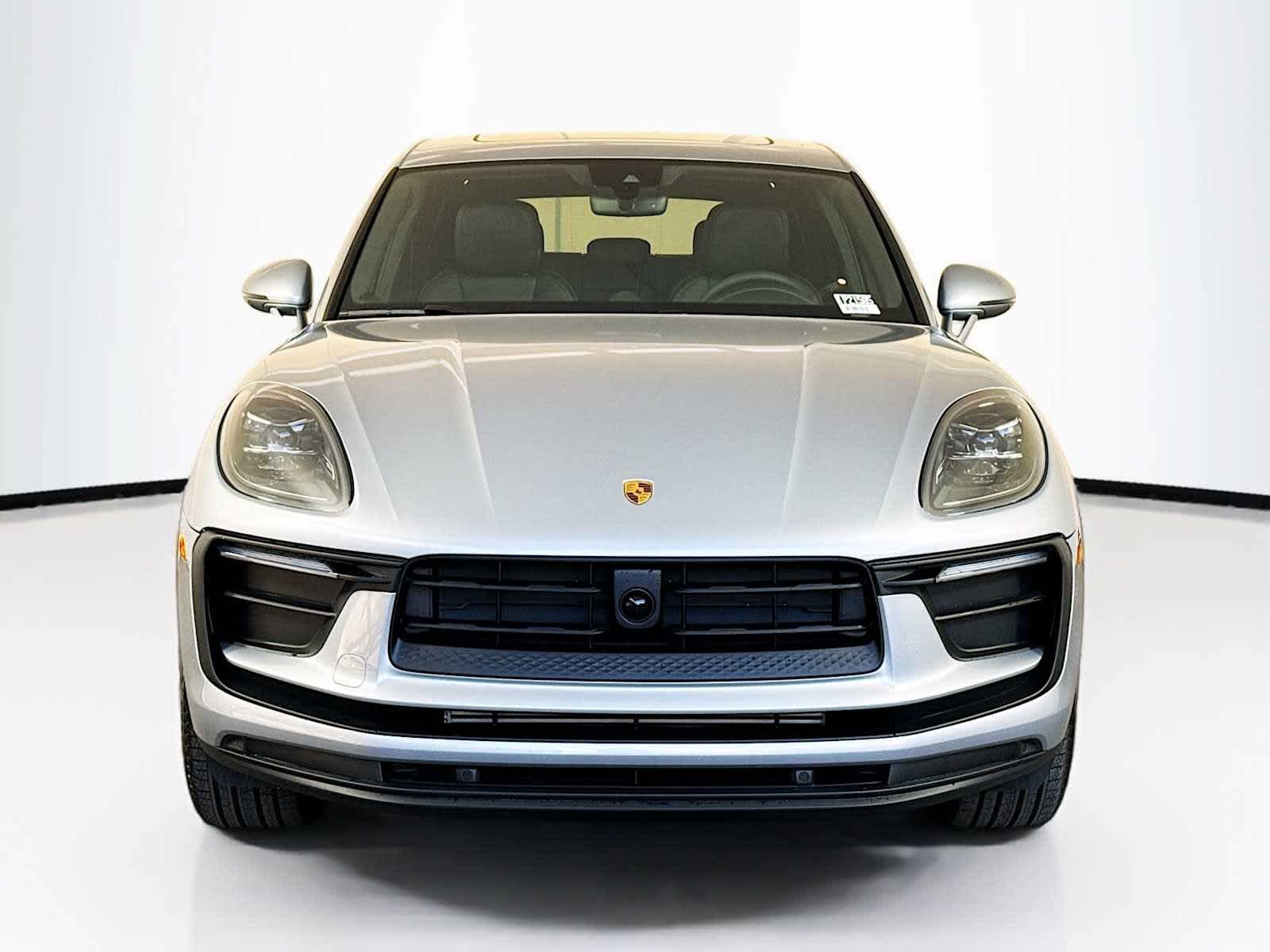 Thumbnail: 2026 Porsche Macan - 6