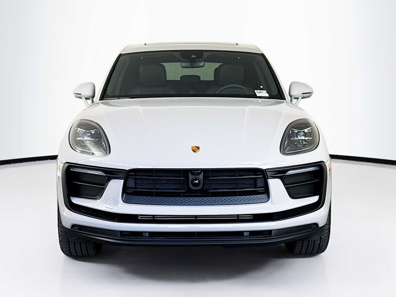 Thumbnail: 2026 Porsche Macan - 6